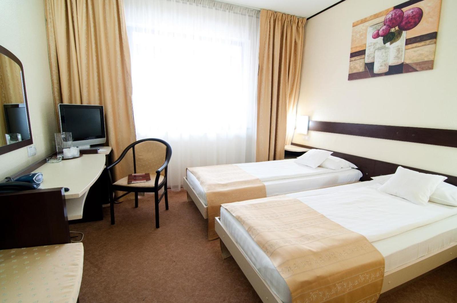Hotel Rapsodia City Center Botosani Exterior photo