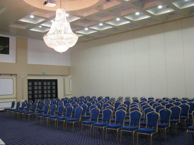 Hotel Rapsodia City Center Botosani Exterior photo