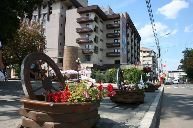 Hotel Rapsodia City Center Botosani Exterior photo